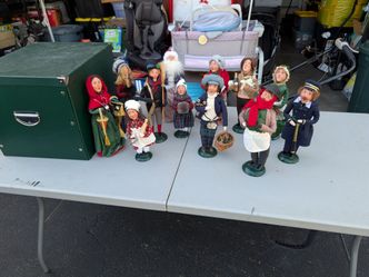 Byer's choice The Carolers (lot of 12)