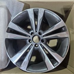 Mercedes BENZ TIRE RIM