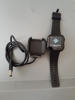 Reloj inteligente Fitbit Versa, color negro