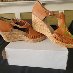 handmade leather Mexican huarache wedge sandals with sunflower embroidery