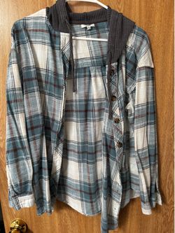 Women’s Hooded Flannel Shirt