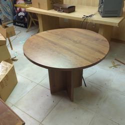 Round Table