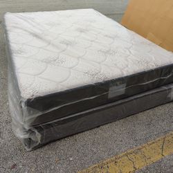 NEW MATTRESS QUEEN SIZE PLUSH WITH BOX SPRING