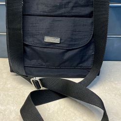 Baggallini Crossbody Bag Black Nylon Softshell Outer Pocket Travel purse CLEAN