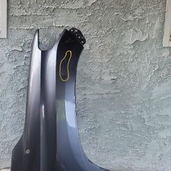 2007-2013 TOYOTA TUNDRA RIGHT FENDER OEM