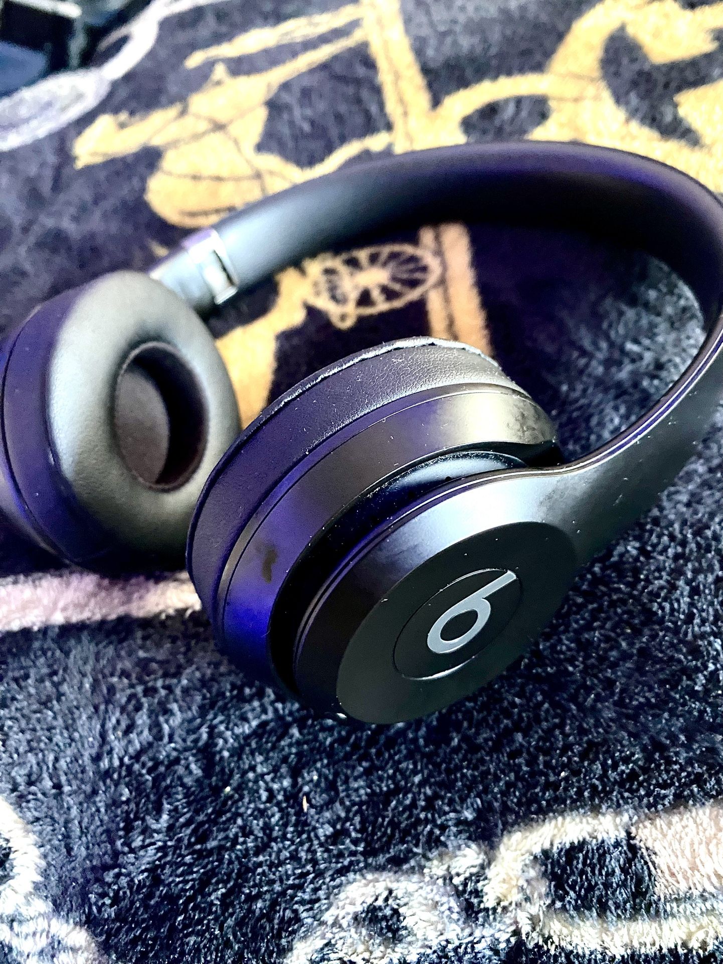 Apple Beats Bluetooth Headphones
