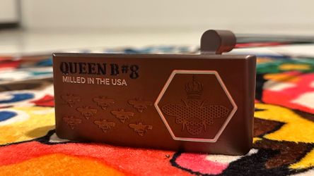2025-26 34” Bettinardi Queen Bee #8 Plumbers Neck