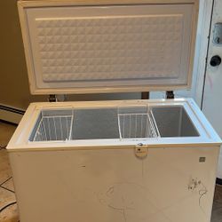 Chest Deep Freezer 