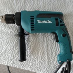 Makita  Electric Screwdriver ; Like New