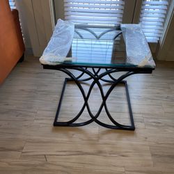 Accent/ End Table 
