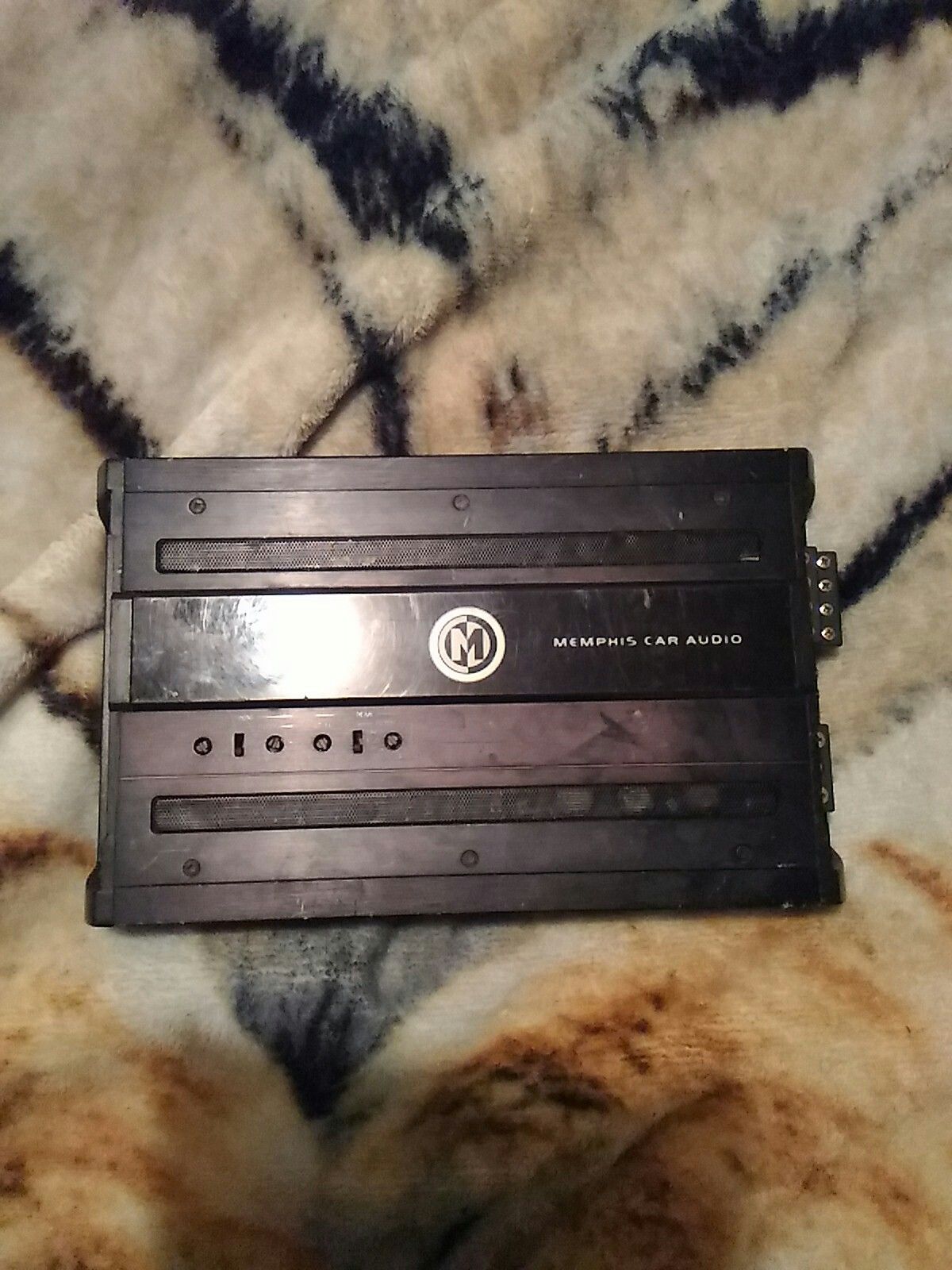 MEMPHIS 4 CHANNEL amp 60$