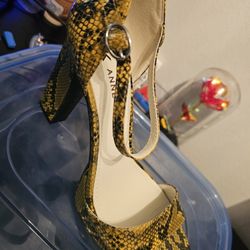 Anne Klein Women's Heels Size 9