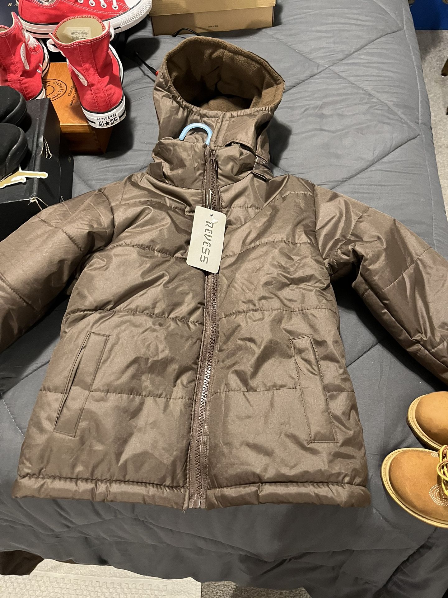 New Warm Puffy Coat 2 Pockets And Hoodie With Zipper Size 5. $25..