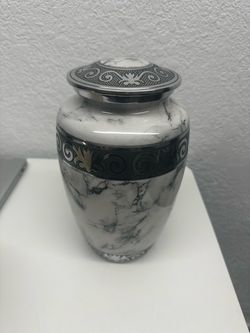 Adult Urn