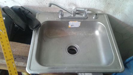 Kitchen sink & faucet $100
