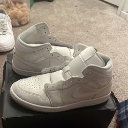 Jordan 1s white and light brown