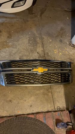 OEM front grille assembly with the golden Chevrolet bowtie emblem,for 15-20 Silverado,suburban