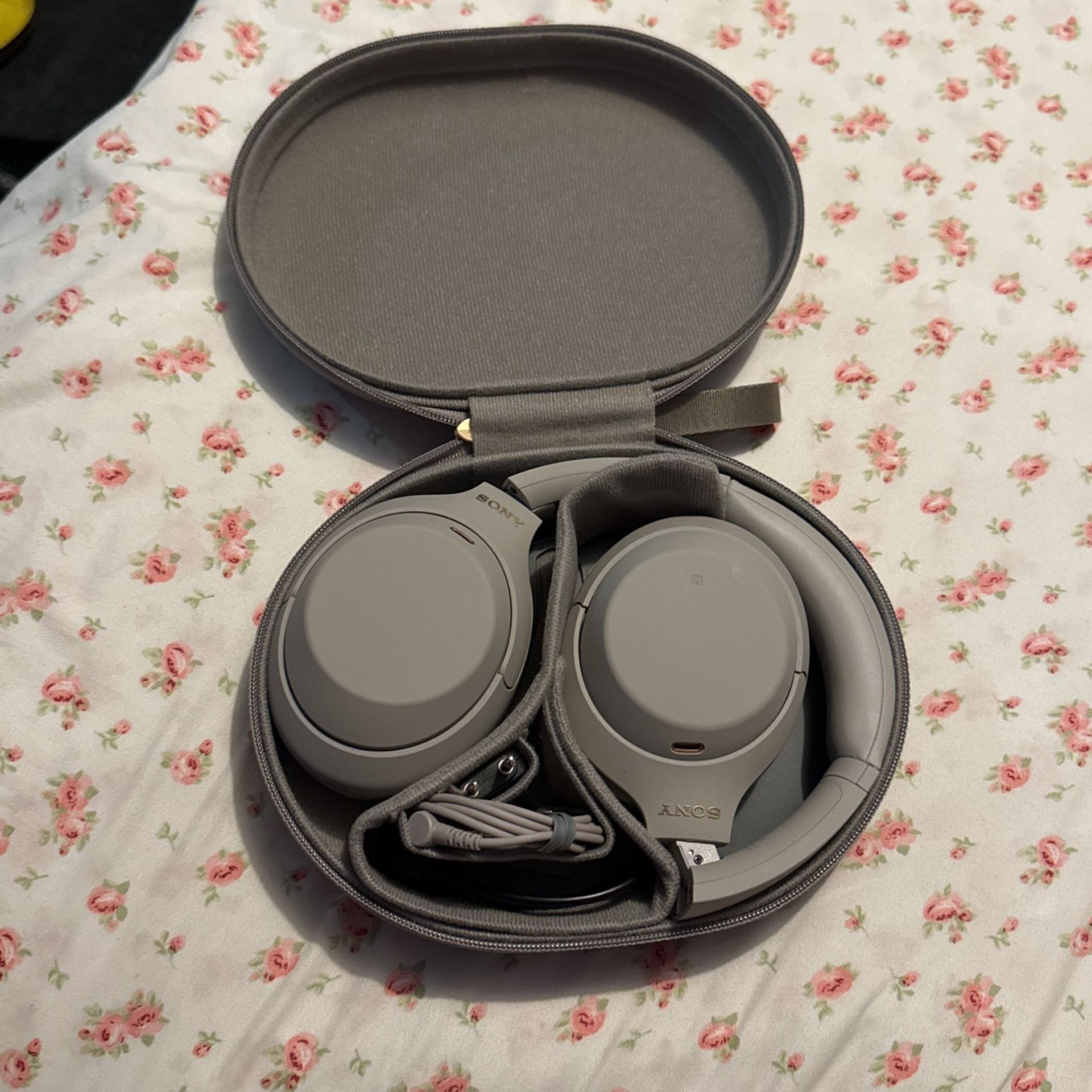 Sony XM4 Headphones