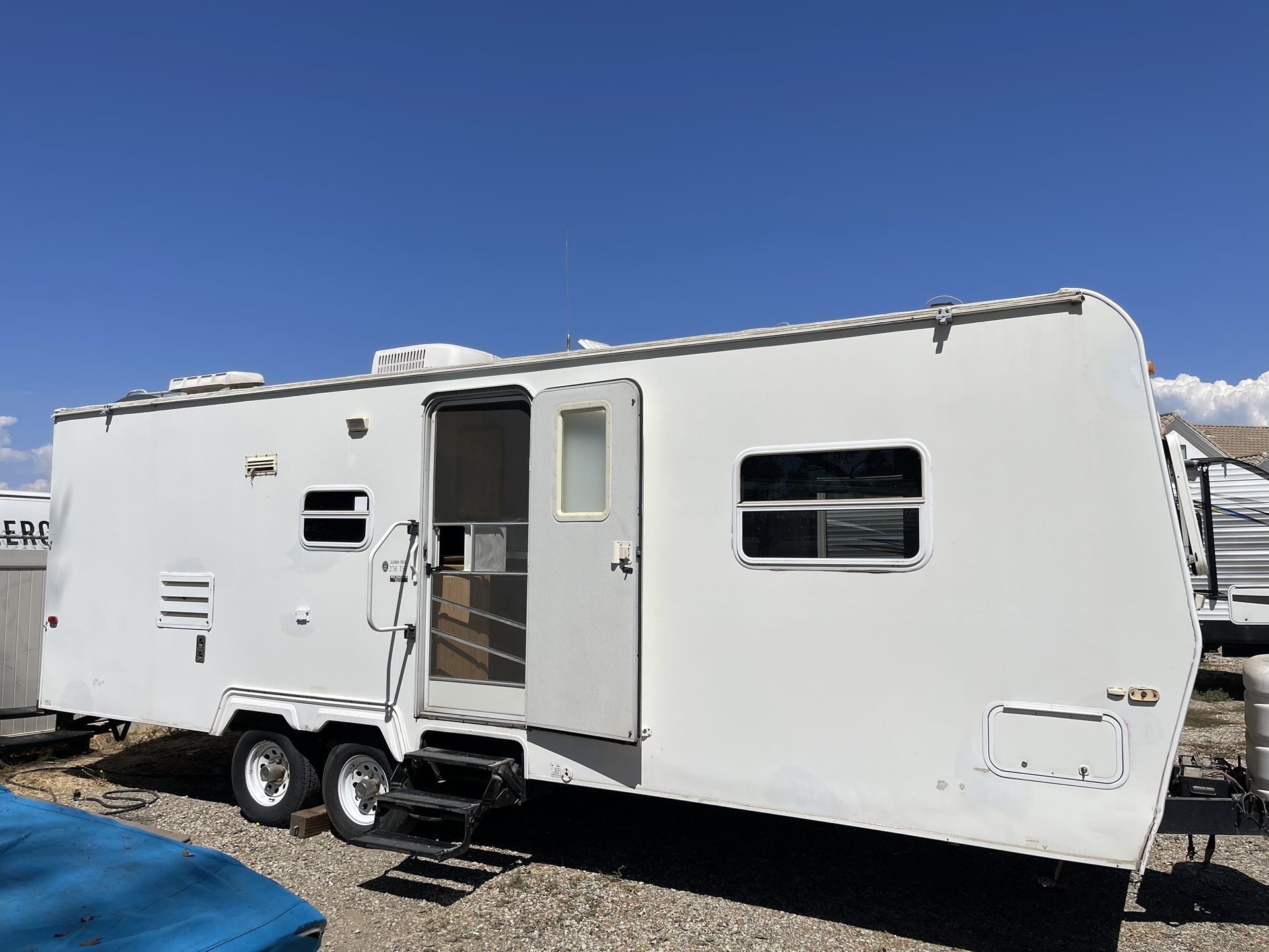 2002 Road Ranger 27ft Travel Trailer
