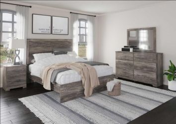 Queen Ralinski Bed w/Dresser, Mirror, Nightstand