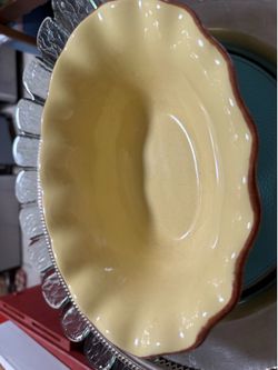 Park Designs Village Collection Pale Yellow Oval Fluted Ceramic Serving Bowl Sponge Brown Trim
