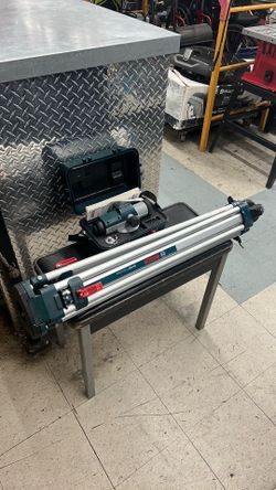 Bosch GOL26 8” Optical Level Kit w/ Tripod