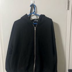 Bundle deal: 5 size M sweatshirts for $15