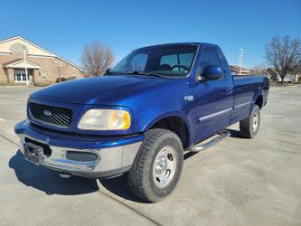 1997 Ford F-150 XLT 2dr XLT