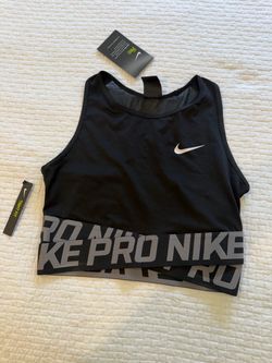 Nike Pro women’s top