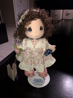 Vintage Mint Condition Precious Moment Friendship Doll