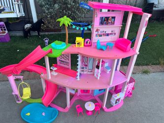 Barbie dream house