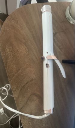 T3 curling iron