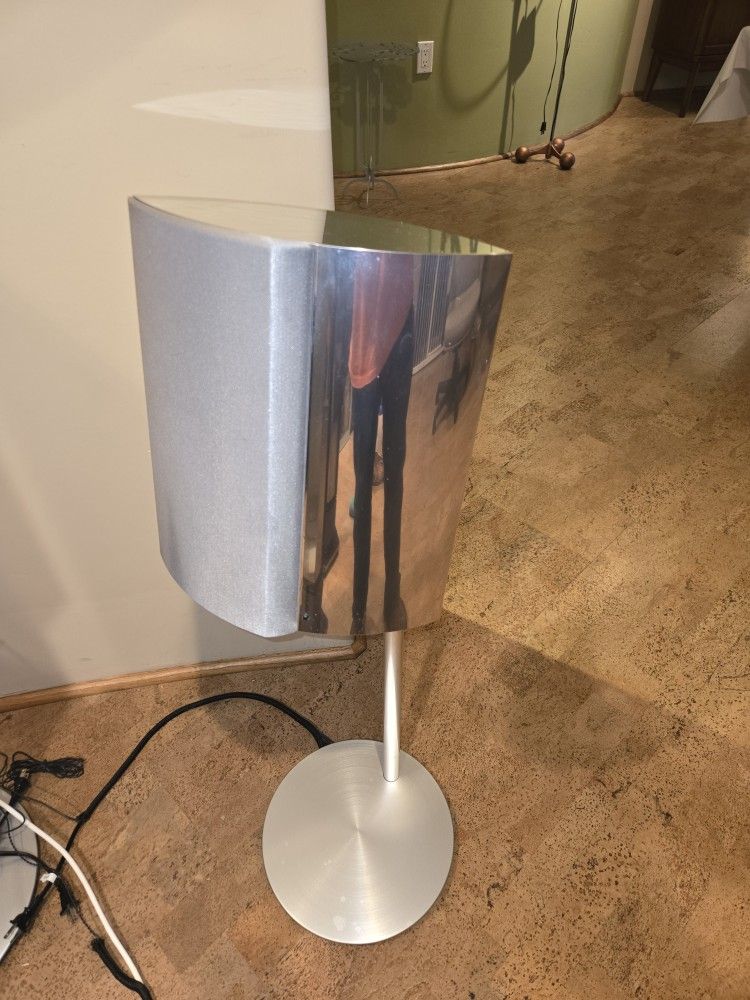 Bang & Olufsen Beolab 4000 with stands
