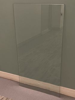 Like-New!! HEAVY, CLEAR TEMPERED GLASS TABLETOP (approx 40-50 lbs.), Mid-Size (41.5" x 21.5") - posted price is firm. 