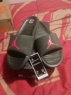 Jordan slides size 7