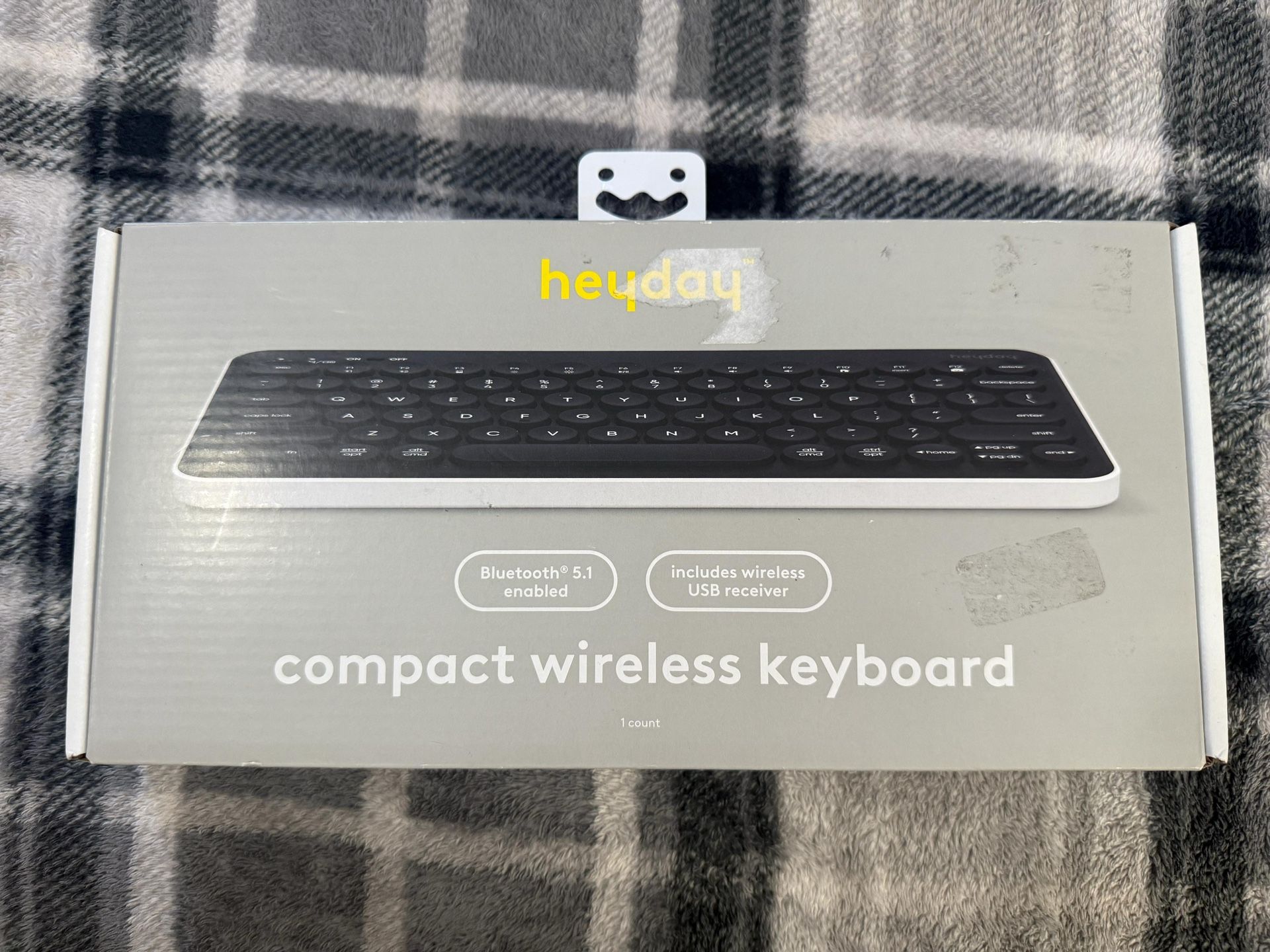 Compact wireless keyboard