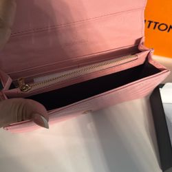 Elegant wallet for women