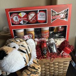 Valentine’s Basket 🐅Man