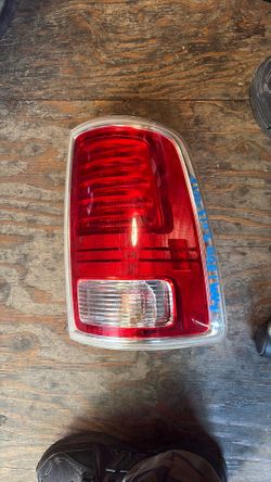 2013-2018 Dodge Ram 1(contact info removed) 3500 Tail Light Brake Lamp RH Passenger Side