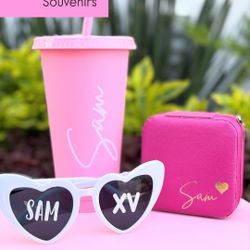 Take advantage of our 15ñera /Wedding Bundle Kits!! 

"Make your own kits" by choosing 3,4 or 5 items and comes on a transparent gift bag! 

Share wit