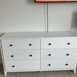 BRAND NEW DRESSER