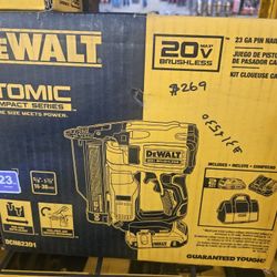 Dewalt 20v Max 23 GA Pin Nailer Kit 