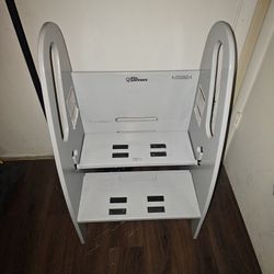 Little Partners Step Up Helper / Ladder