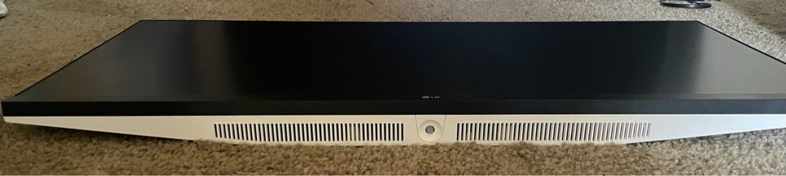 LG 34U530A —34’ ultra wide monitor—