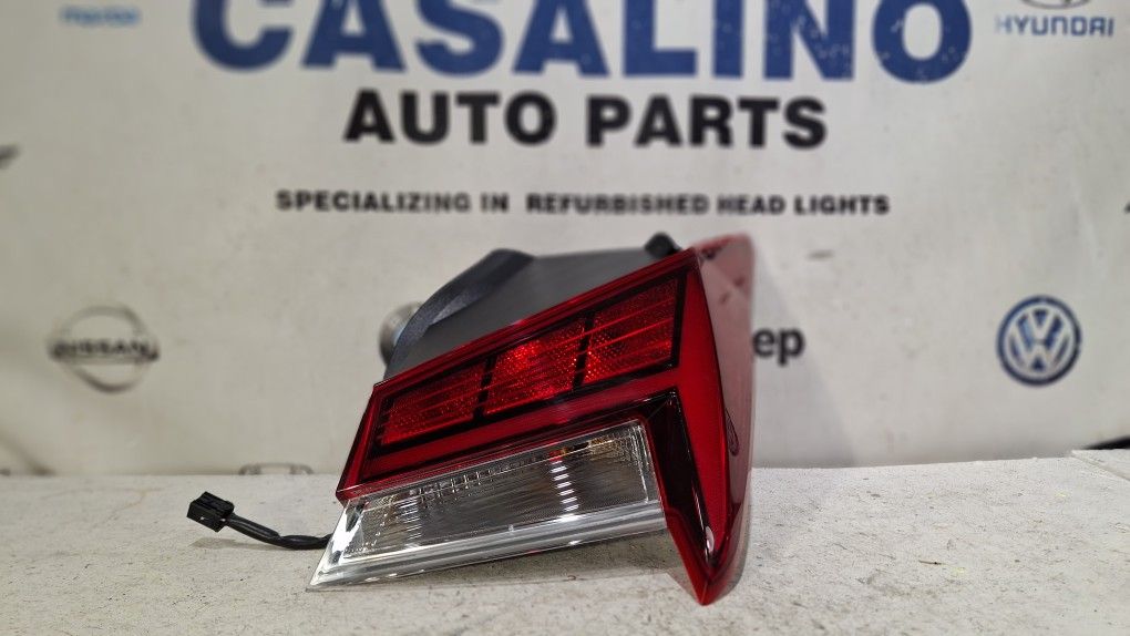2021-2023 HYUNDAI ELANTRA HALOGEN OUTER TAIL LIGHT RIGHT PASSENGER SIDE OEM