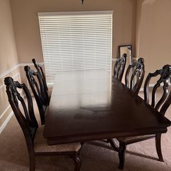 Dining table set
