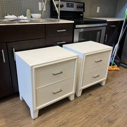 Matching White Nightstands ! (set Of 2) 