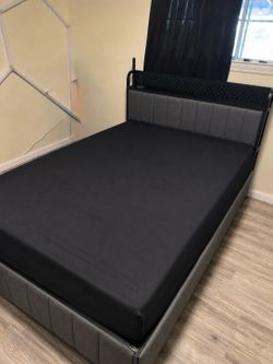 Full bed with mattress