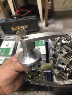 Entry door lock set -bulk used