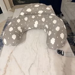 Nursing pillow